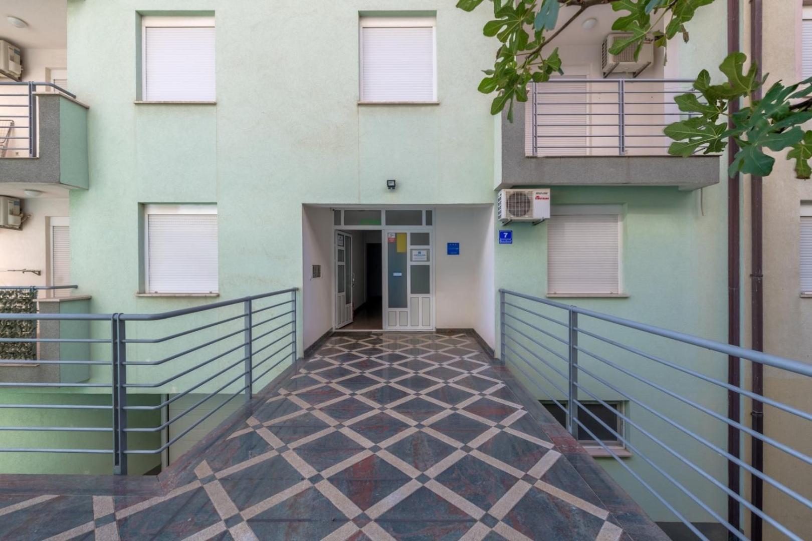 Ruza&Nikolina "1" Apartmani - Baska Voda Baška Voda Exterior foto